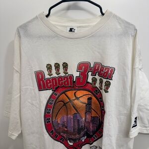 Vintage Starter Chicago Bulls "Repeat 3-Peat" T-Shirt (Size XL)